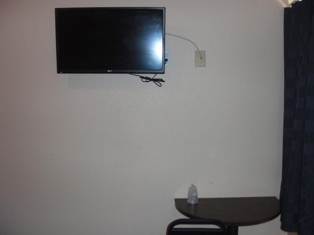 Tropicana Motel Compton Room photo