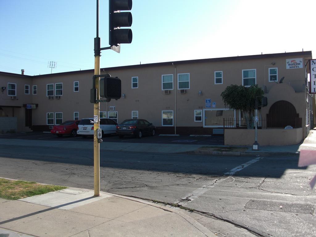 Tropicana Motel Compton Exterior photo