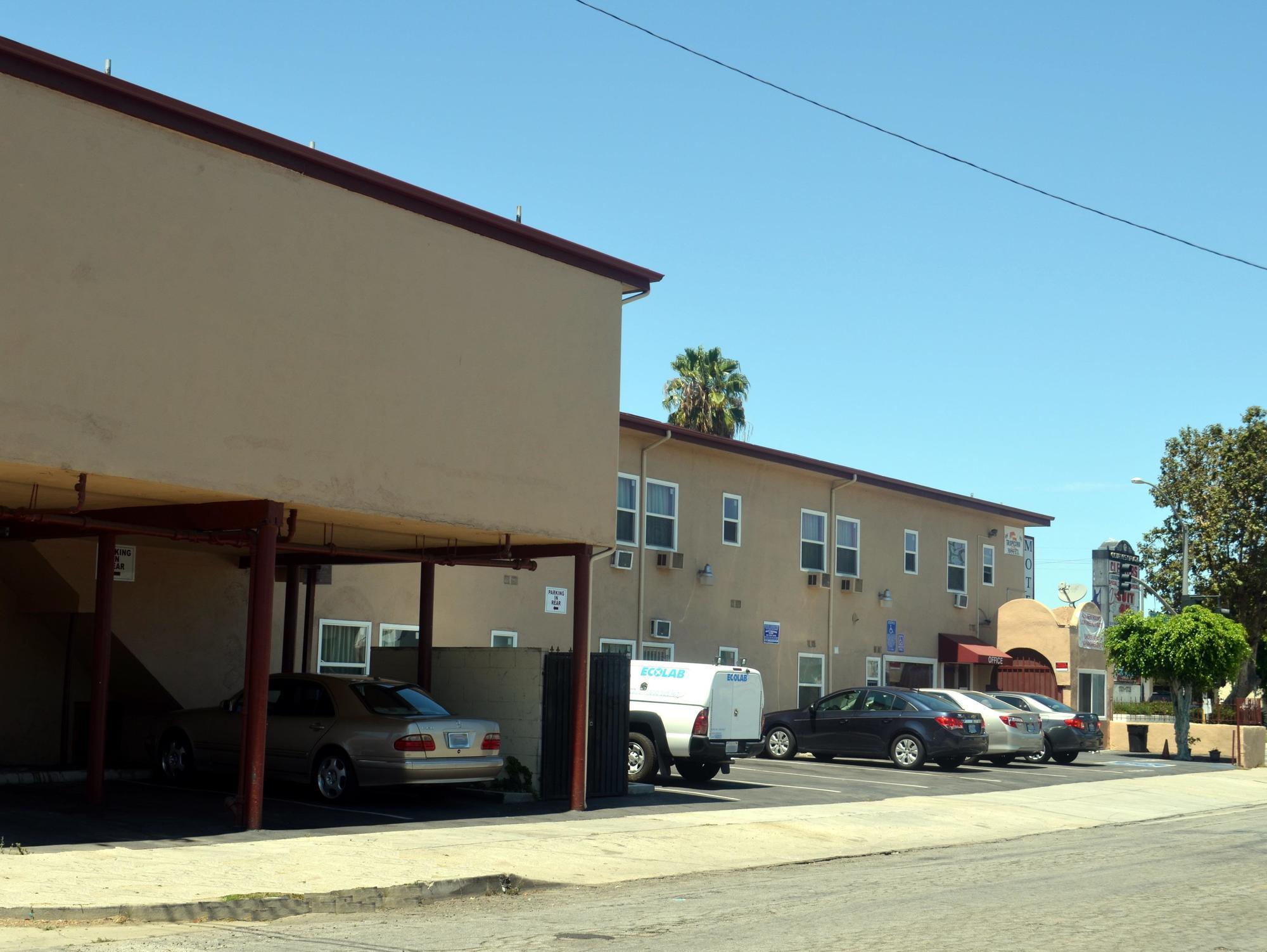 Tropicana Motel Compton Exterior photo